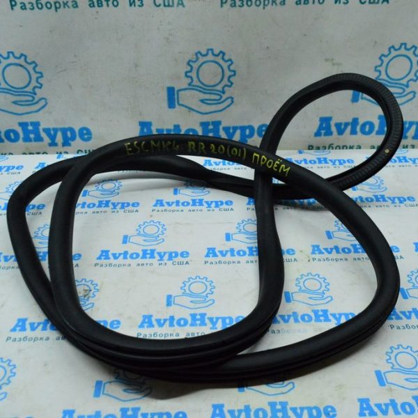 Уплотнитель дверного проема зад прав Ford Escape MK4 20- LJ6Z-78253A10-A