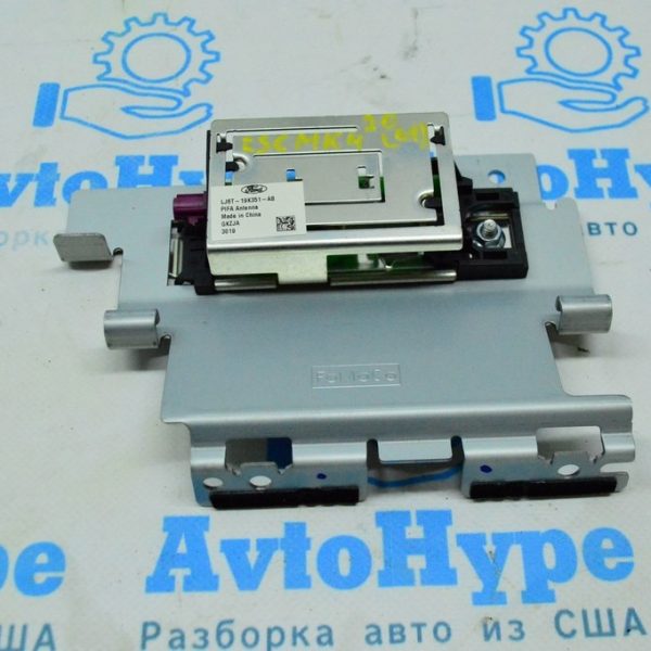 Антенный усилитель Ford Escape MK4 20- (01) lj6t-19k351-ab
