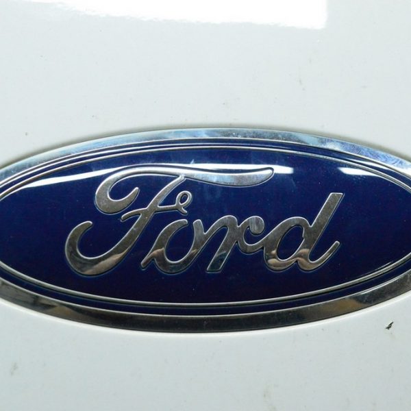 Эмблема значок переднего бампера Ford Escape MK4 20- LJ6Z-8213-D