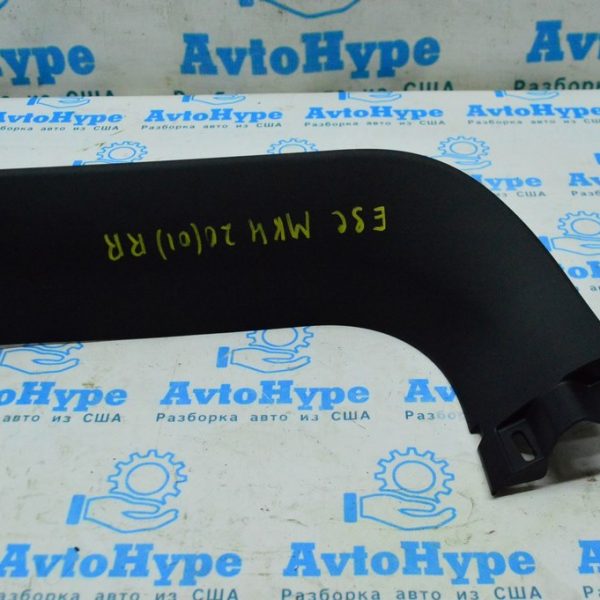 Обшивка двери багажника прав Ford Escape MK4 20- черн LJ6Z-7842410-AA