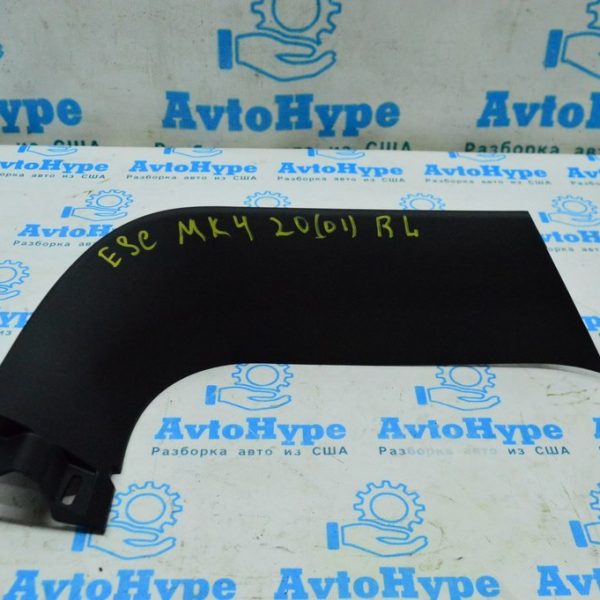 Обшивка двери багажника лев Ford Escape MK4 20- черн LJ6Z-7842411-AA