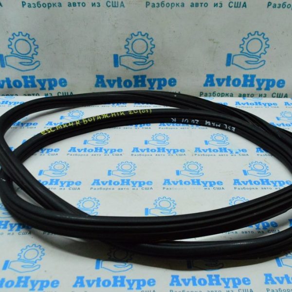 Уплотнитель (резина) двери багажника Ford Escape MK4 20- LJ6Z-78404A06-D