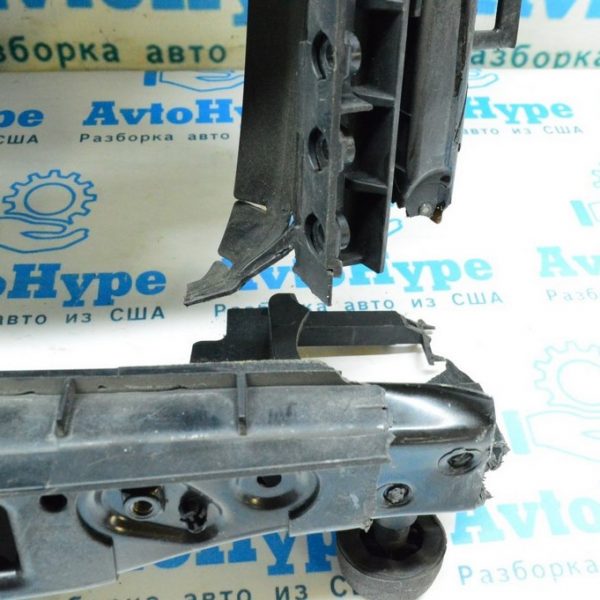 Отбойник капота прав Ford Escape MK4 20- CV6Z-16758-A