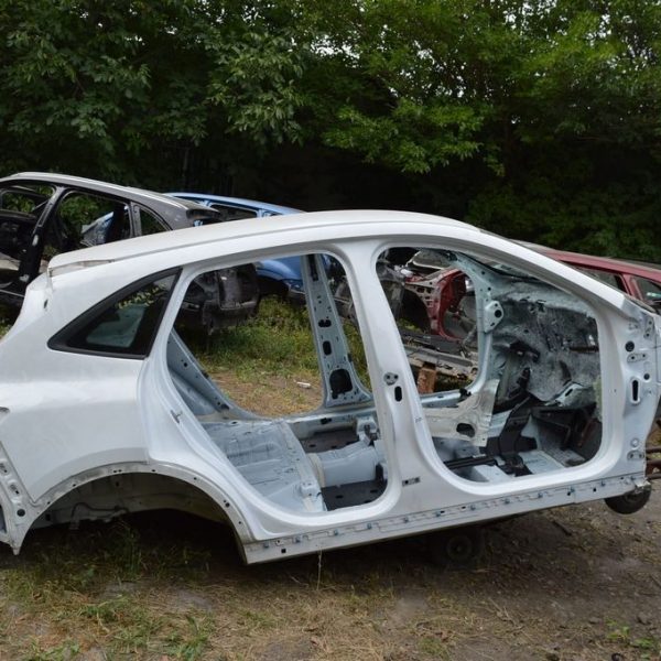 Четверть крыло задняя правая Ford Escape MK4 20- (01) LJ6Z-78278A92-A