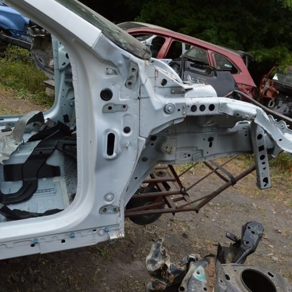 Четверть передняя правая Ford Escape MK4 20- (01) белая ссадины LX6Z-16054-A