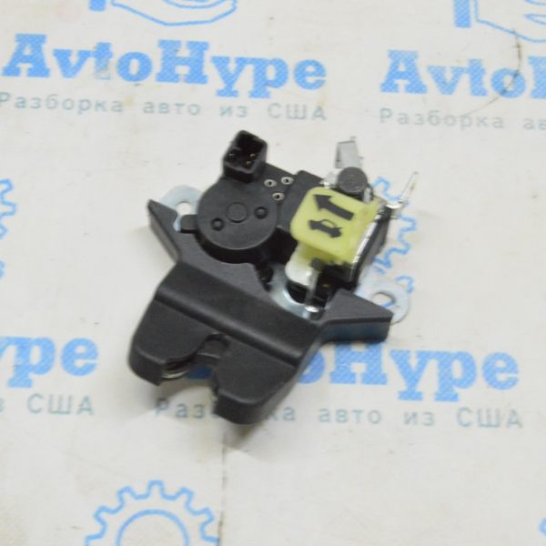 Замок крышки багажника Kia Optima 11-15 812302T001