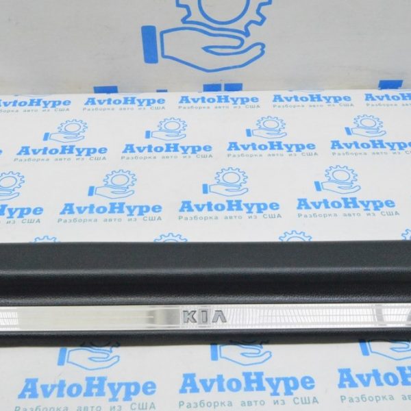 Накладка порога перед прав Kia Optima 11-15 черн с хром, с подсветкой 858812T201VA