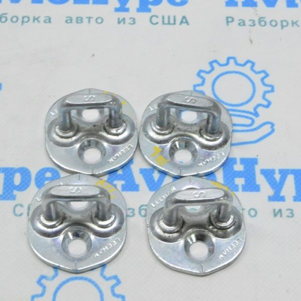 Скоба замка двери передней правой Kia Optima 11-15 81450-3R000