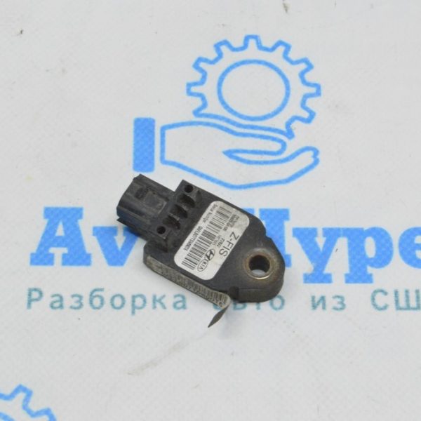 Датчик подушки безопасности передний правый Kia Optima 11-15 95920-0A100