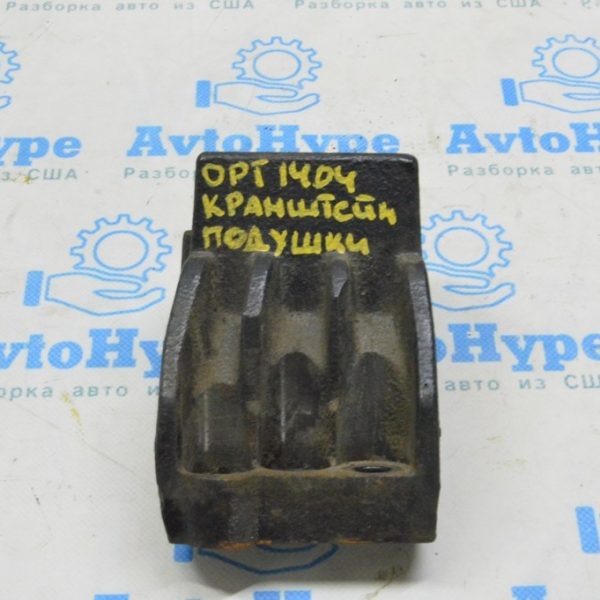 Кронштейн подушки двигателя правый Kia Optima 11-15 hybrid 218202T100