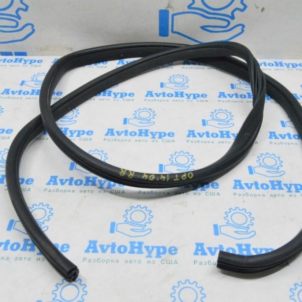 Уплотнитель дверного проема задний правый Kia Optima 11-15 83120-2T000