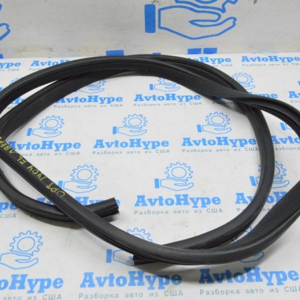 Уплотнитель дверного проема перед лев Kia Optima 11-15 82130-2T000