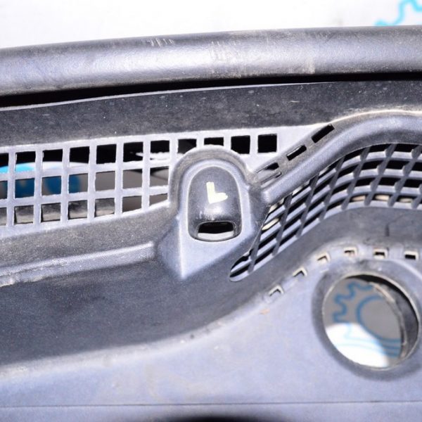 Омыватели лобового стекла лев и прав Subaru Outback 15-19