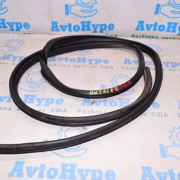 Уплотнитель дверного проема зад прав Subaru Outback 15-19 63572AL00A