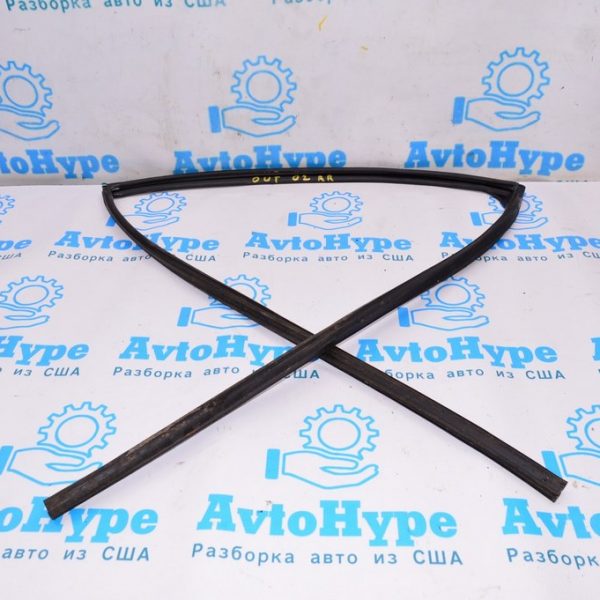 Уплотнитель стекла зад прав Subaru Outback 15-19