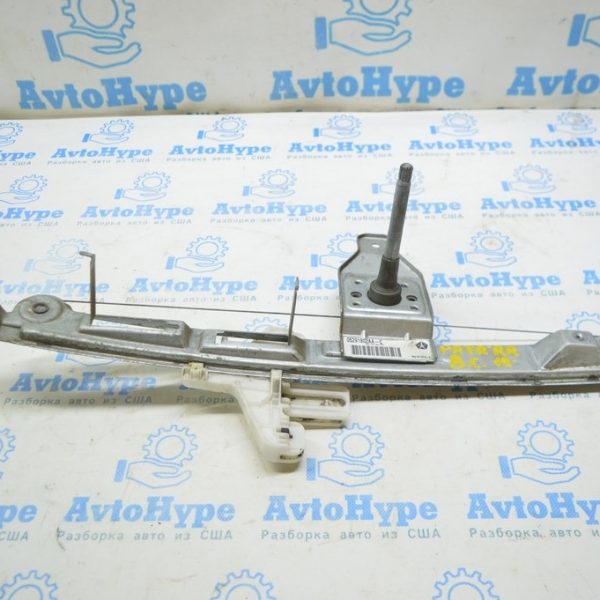 Стеклоподъемник ручной задний правый Jeep Patriot 11-17 (01) Реал В.С. 68004422AA