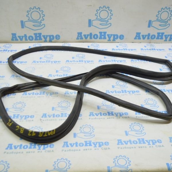 Уплотнитель двери перед лев Jeep Patriot 11-17 (01) Реал В.С. 5067767AD