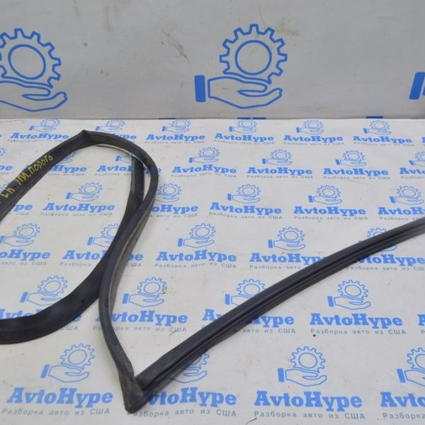 Уплотнитель порога левый Audi Q5 8R 09-17 8R0-839-119-F