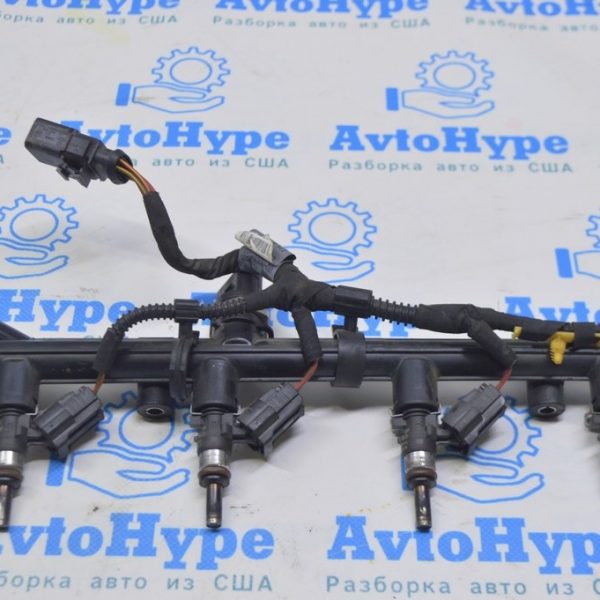 Топливная рейка Audi Q5 8R 13-16 2.0T низкого давления (01) 06K133681A