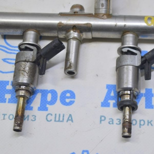 Форсунка распылитель Audi Q5 8R 13-17 2.0T высокого давления (01) 06L903036D