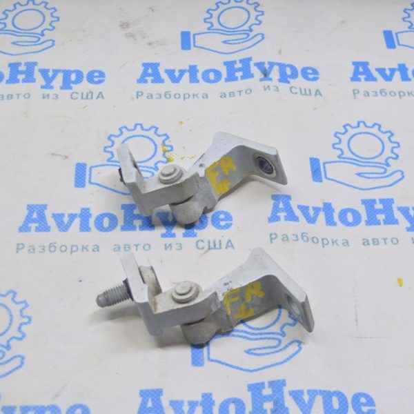 Петля двери нижняя передняя правая Audi Q5 8R 09-17 8K0-831-402-E