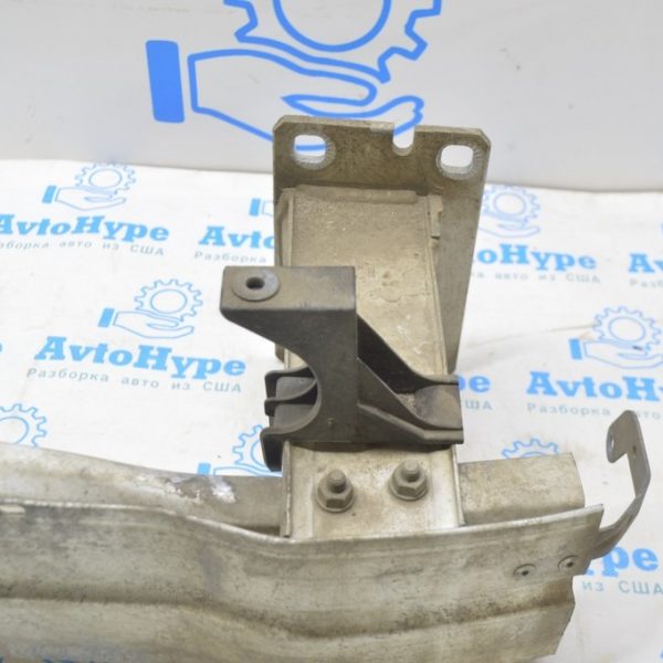 Кронштейн переднего бампера верхний левый Audi Q5 8R 13-17 рест 8R0807333A