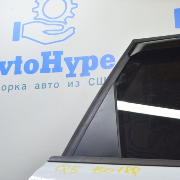 Накладка двери боковая треугольник задняя правая Audi Q5 8R 09-17 мат 8R0-853-274-J-9B9