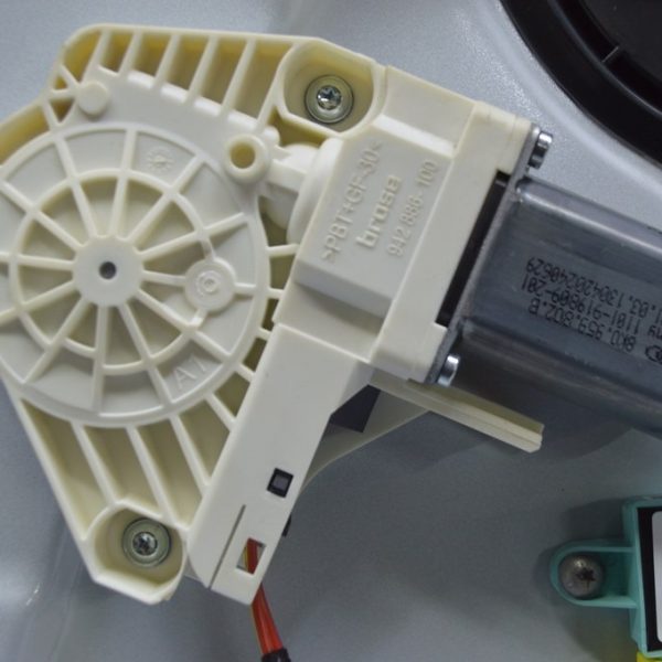 Мотор стеклоподъемника передний правый Audi Q5 8R 09-17 8K0959802B