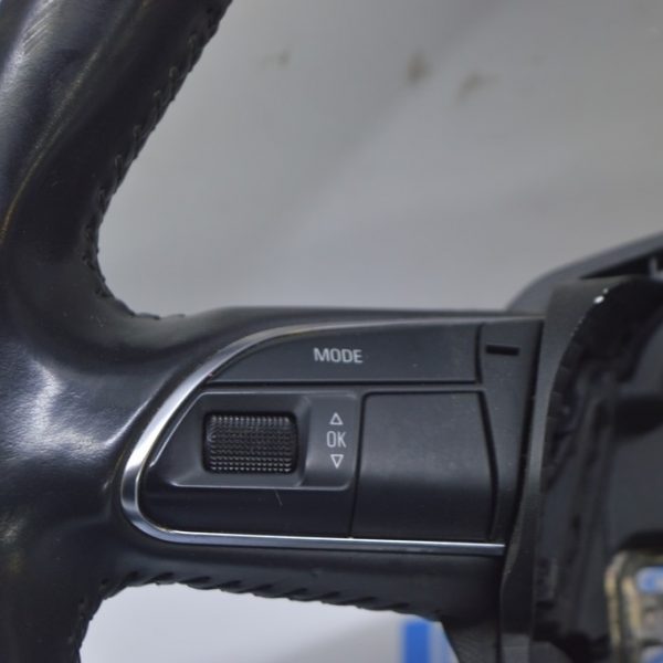 Кнопки управления на руле левые Audi Q5 8R 13-17 тип-2 4L0951523E XHA