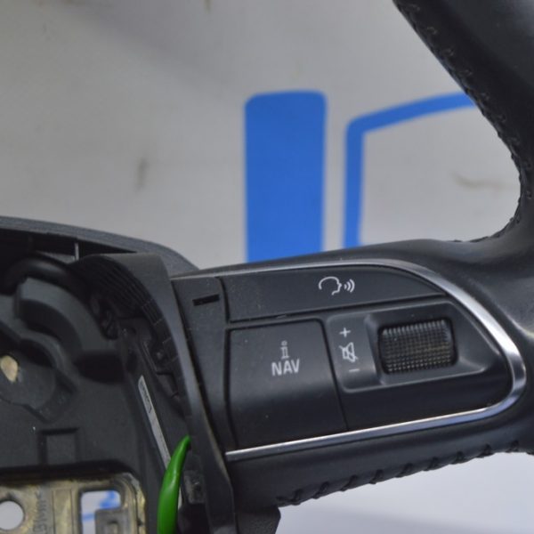 Кнопки управления на руле правое Audi Q5 8R 13-17 тип-2 4L0-951-523-C-XHA