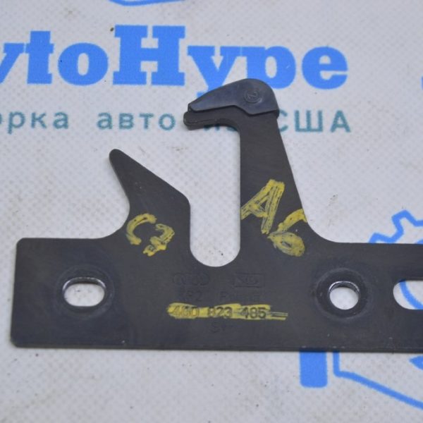 Крюк капота Audi A6 C7 12-18 на телевизоре 4G0-823-485