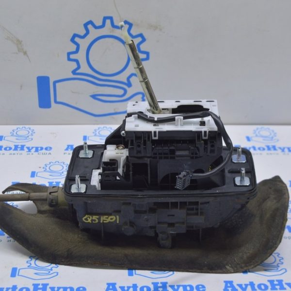 Шифтер КПП Audi Q5 8R 09-17 с тросом (01) 8R1713041K
