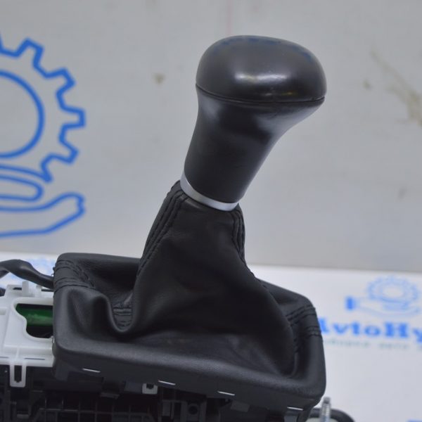 Ручка КПП Audi Q5 8R 12-17 черная кожа, царапины (01) 8K1-713-139-R-FID