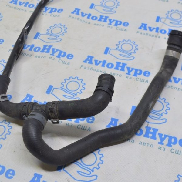 Трубка системы охлаждения ДВС Audi Q5 8R 09-17 2.0T 8R0121036B