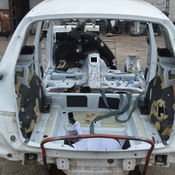 Корыто багажника Audi Q5 8R 09-16 белое (01) 8R0-802-215