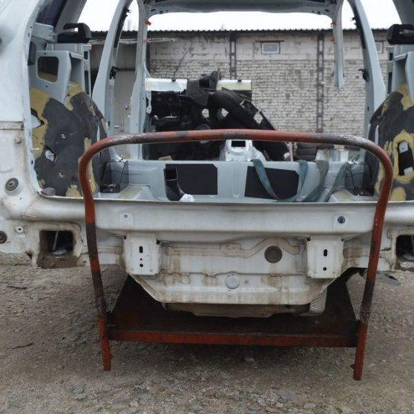 Задняя панель Audi Q5 8R 09-17 комплект 3 части белая (01) 8R0-813-303