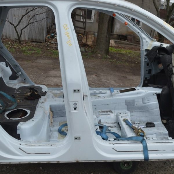 Стойка кузова центральная правая Audi Q5 8R 09-17 белая , длинный порог спереди (01) 8R0-809-840-A