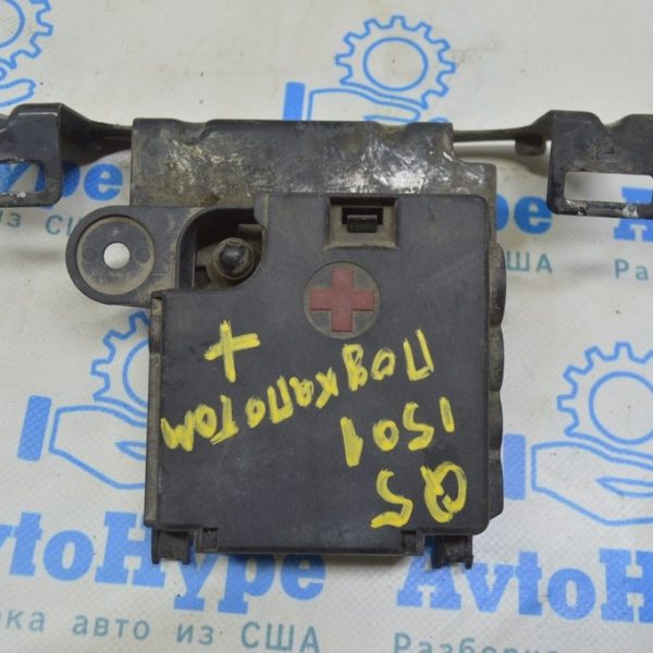 Клемма плюсовая Audi Q5 8R 09-17 подкапотная 8K0937517B