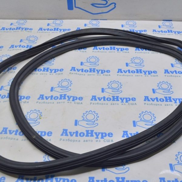 Уплотнитель дверного проема передний правый Audi Q5 8R 09-17 8R0-831-721-G