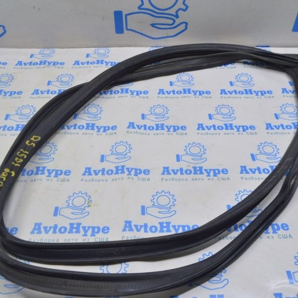 Уплотнитель резина двери багажника Audi Q5 8R 09-17 8R0-827-705-E