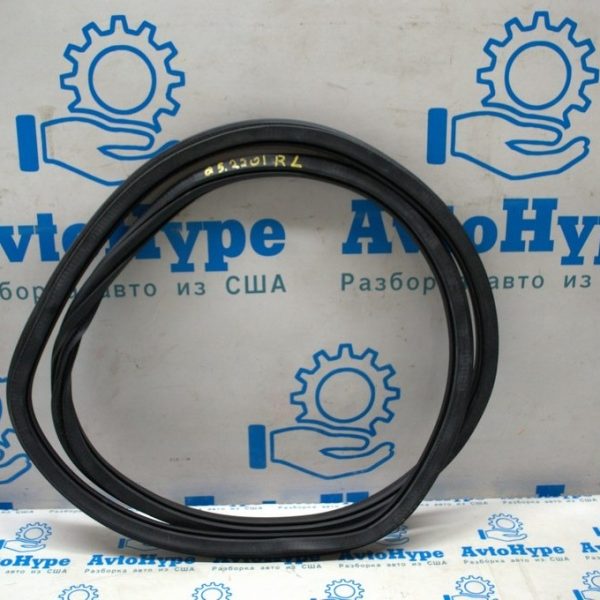 Уплотнитель дверного проема зад лев Audi Q5 80A 18-24 80A833721E