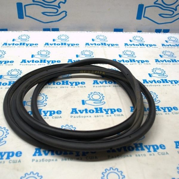 Уплотнитель двери перед лев Audi Q5 80A 18-24 80A837911G