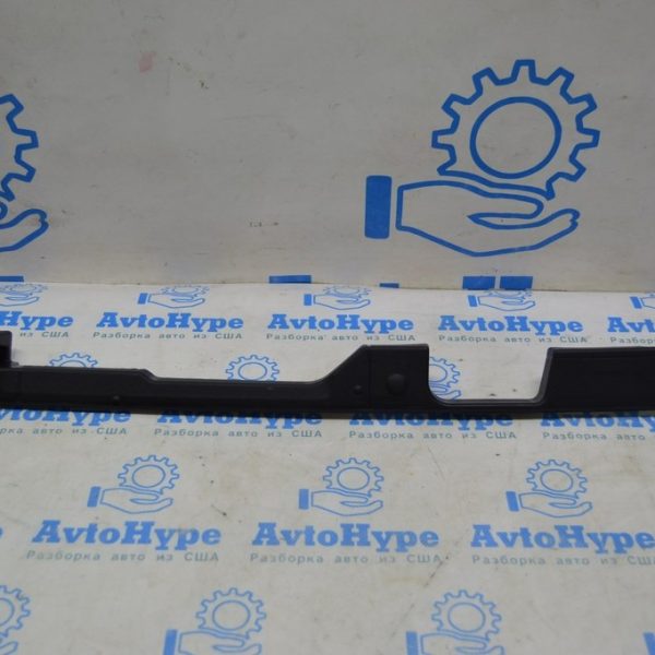 Уплотнитель крыла капот-крыло правый Audi Q5 80A 18-24 8W0820582