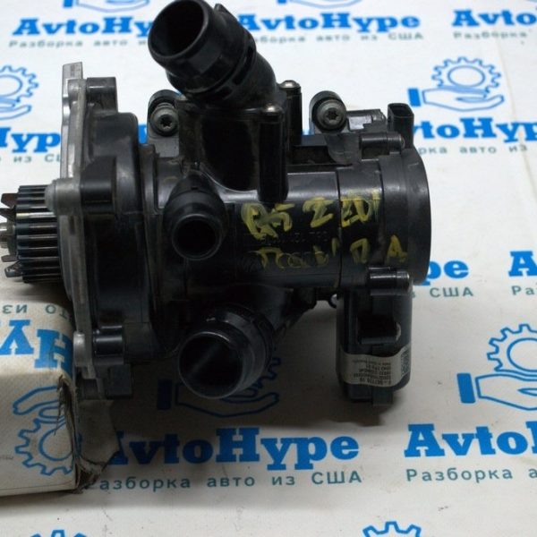 Помпа охлаждения Audi Q5 80A 22-24 MHEV, PHEV в сборе с корпусом 06L121012M