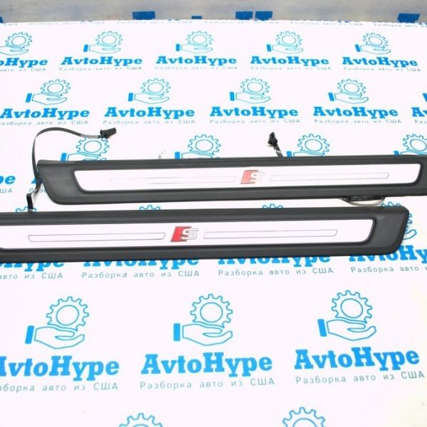 Накладка порога внешняя передняя левая Audi Q5 80A 18-24 черная,хром с подсветкой, S-Line 80A947417C