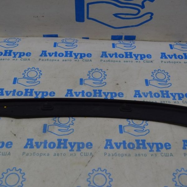 Уплотнитель капота передний левый Audi Q5 80A 18-24 80A823125