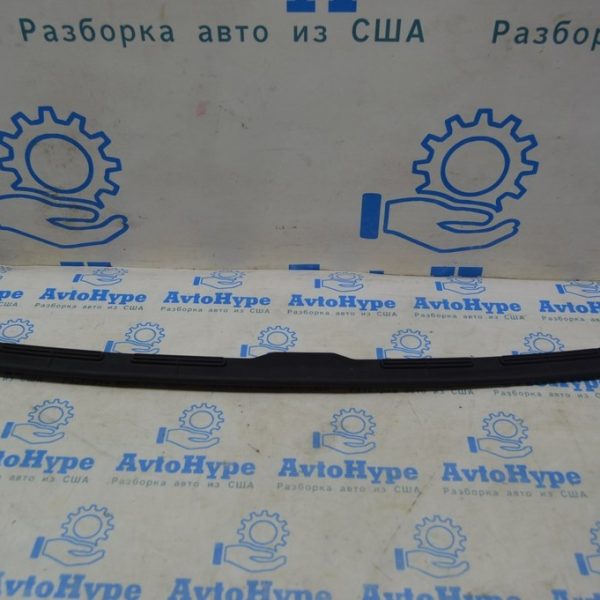 Уплотнитель капота передний Audi Q5 80A 18-24 80A823124