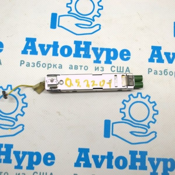 Усилитель антенны Audi Q5 80A 21-24 правый 80A035225N