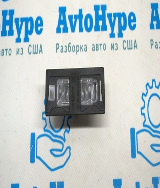 Подсветка номера двери багажника правая Audi Q5 80A 18-24 8W6943021A