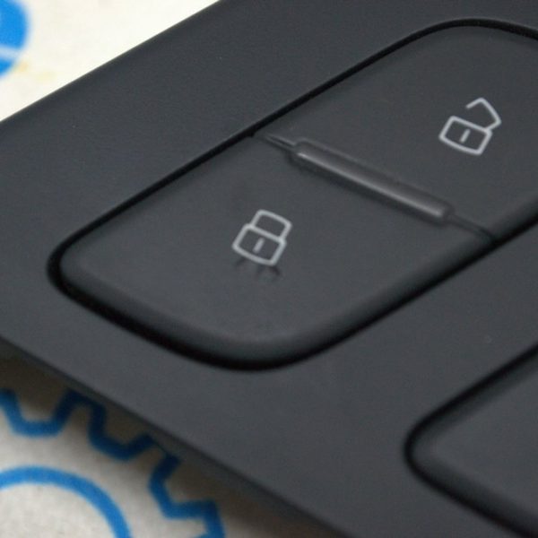 Кнопка центрального замка передняя левая Audi Q5 80A 18-24 80B962107  5PR